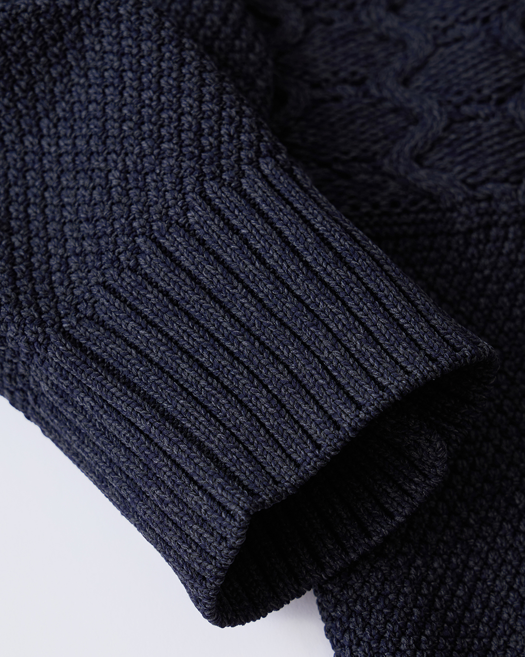 nanamica / 海を感じる服vol.3 波の音を編み込んだようなセーター