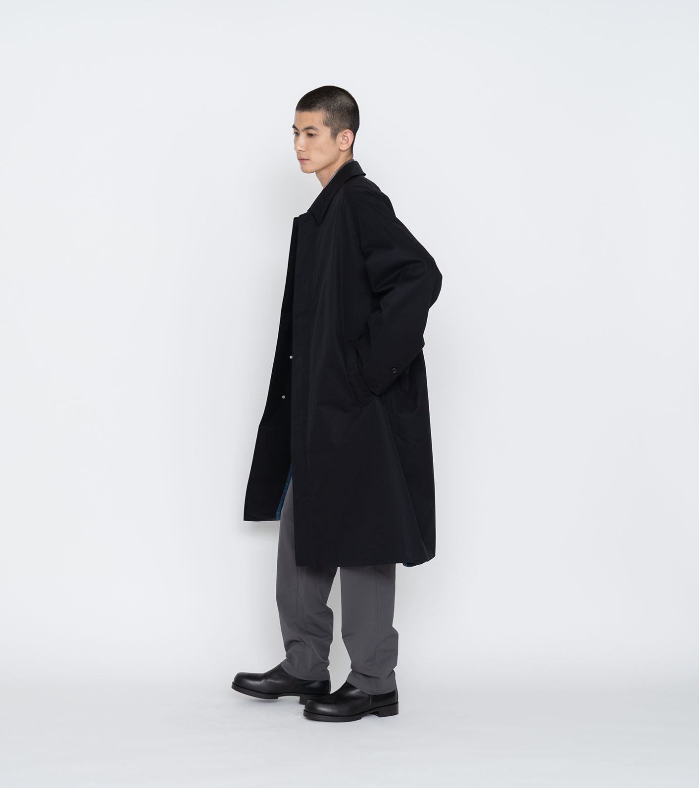 こちらの色はネイビーでしょうかnanamica Balmacaan Coatバルマカンコート23aw ナナミカ