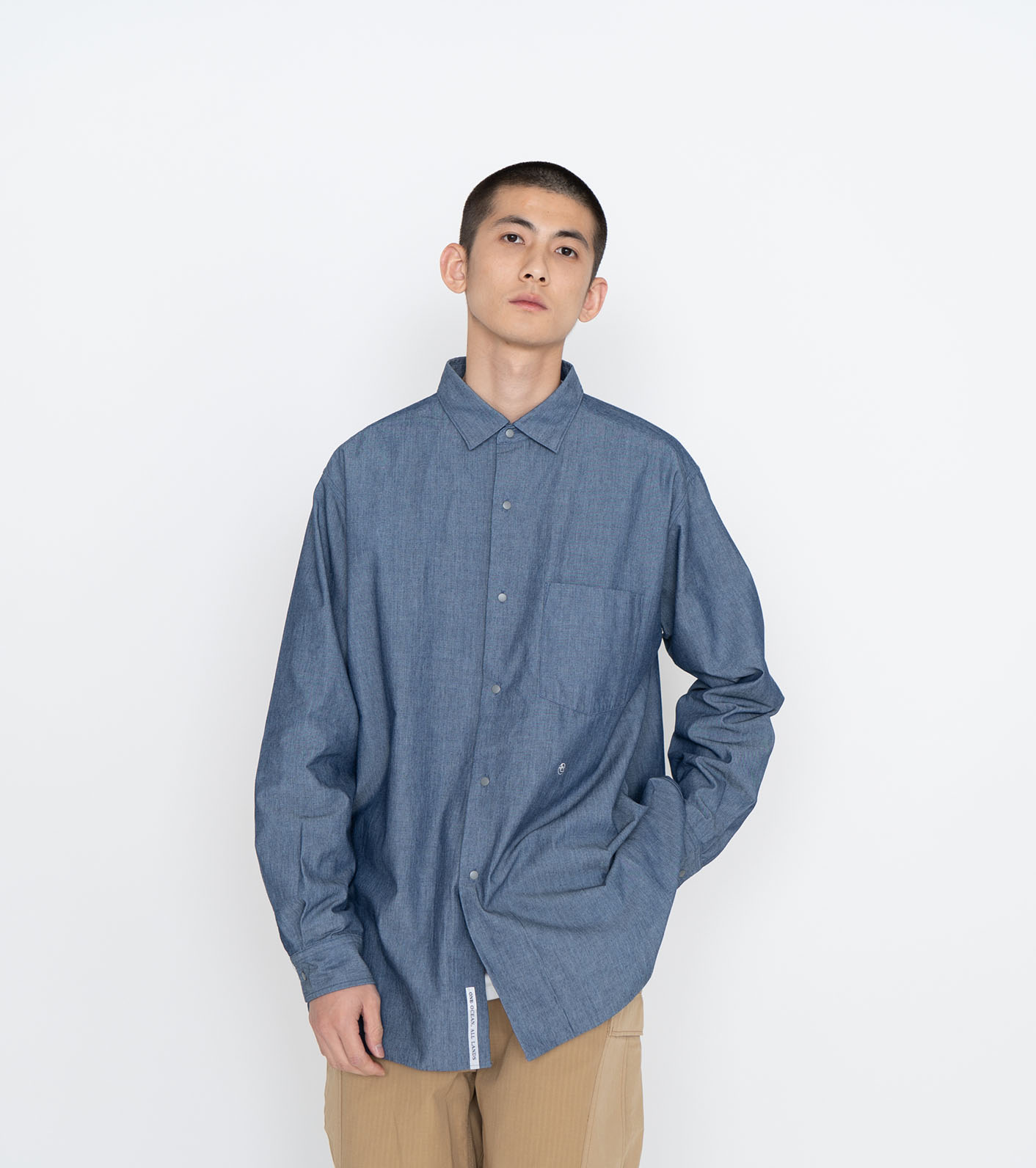 nanamica / Regular Collar Chambray Shirt