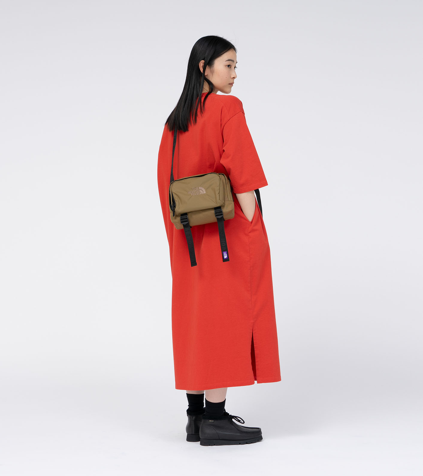 Black eye patch HIBISCUS OG LABEL タンクトップ