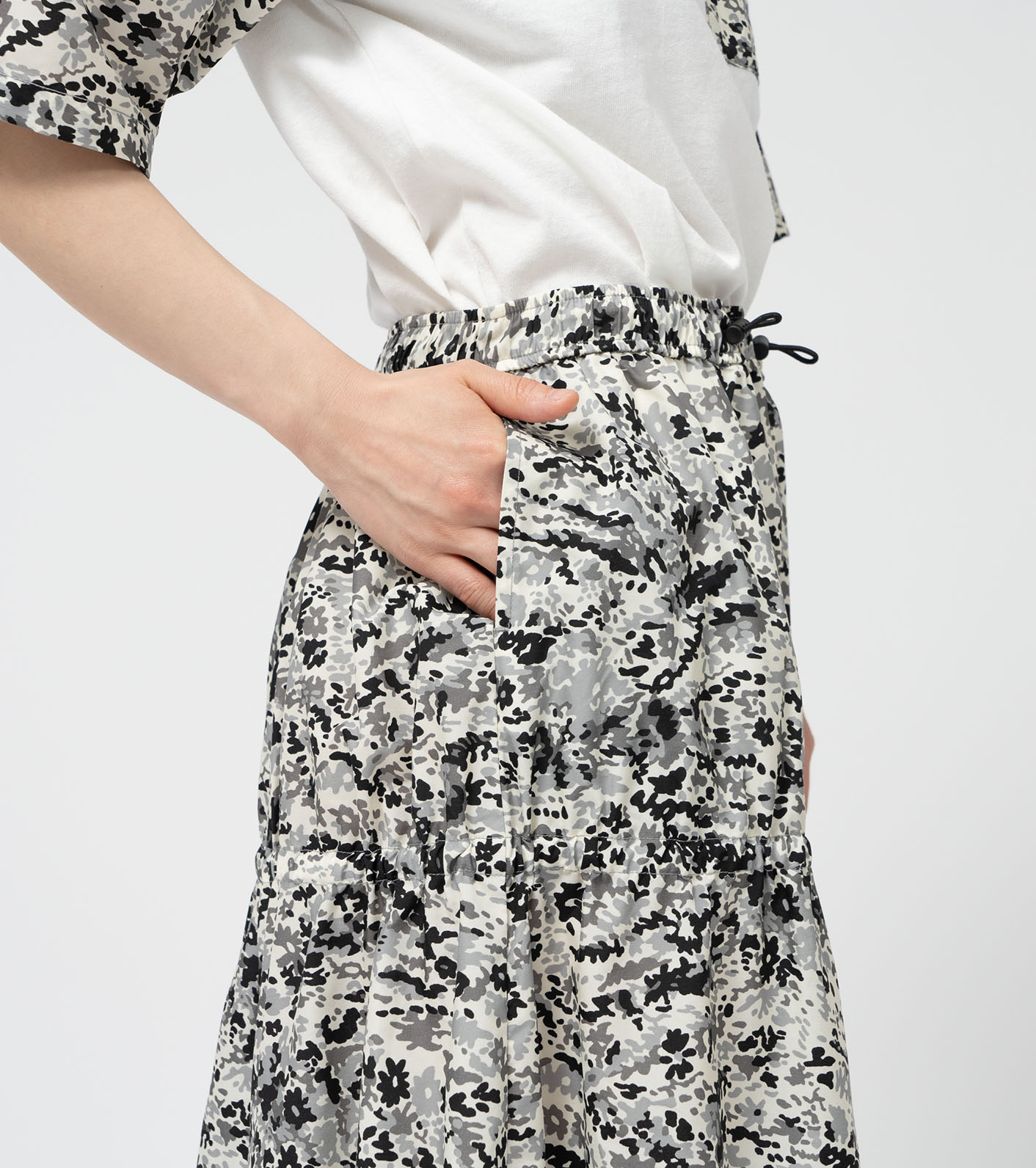 nanamica / Flower Printed Field Tiered Skirt nanamica / Flower Printed Field Tiered Skirt
