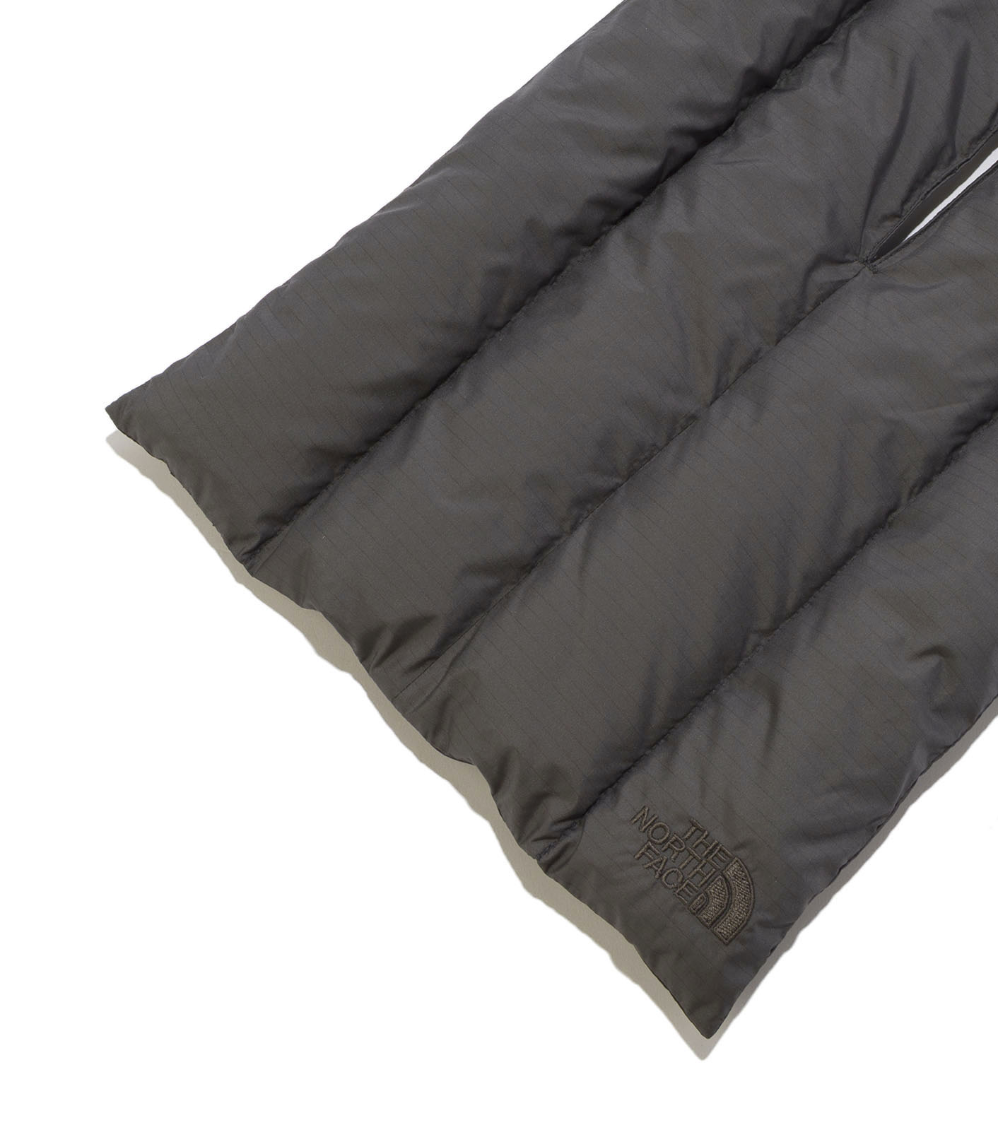 nanamica / Field Down Muffler