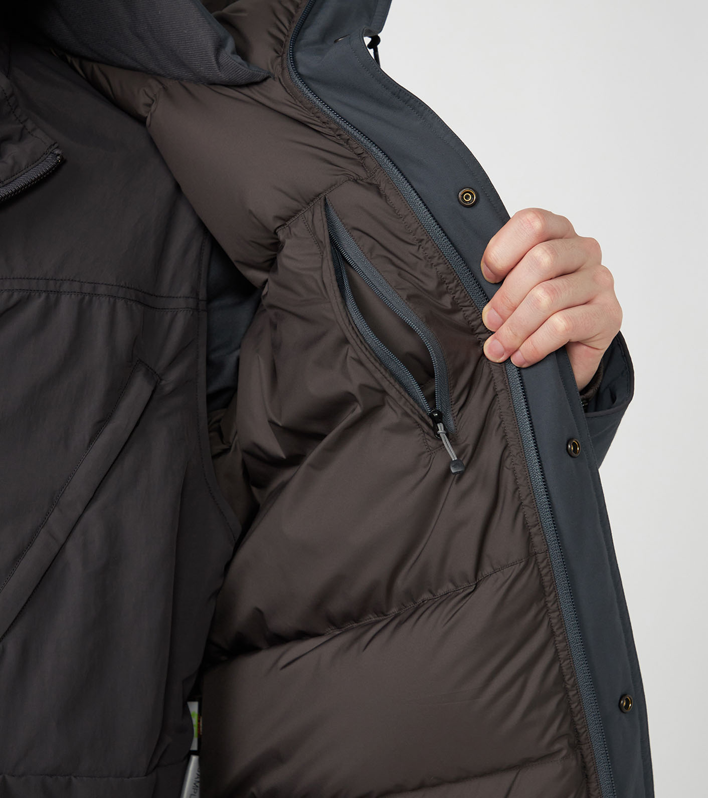 nanamica / Double Peak Short Down Parka