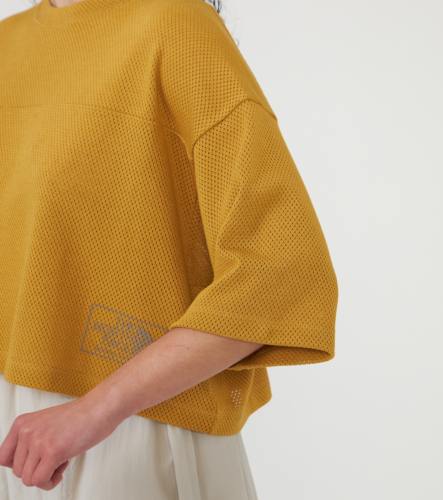 nanamica / Mesh Field Cropped Tee