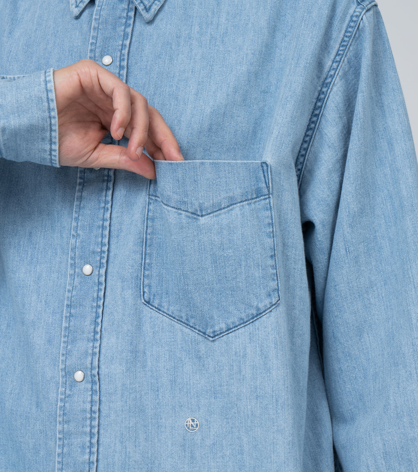 nanamica / Regular Collar Light Denim Shirt